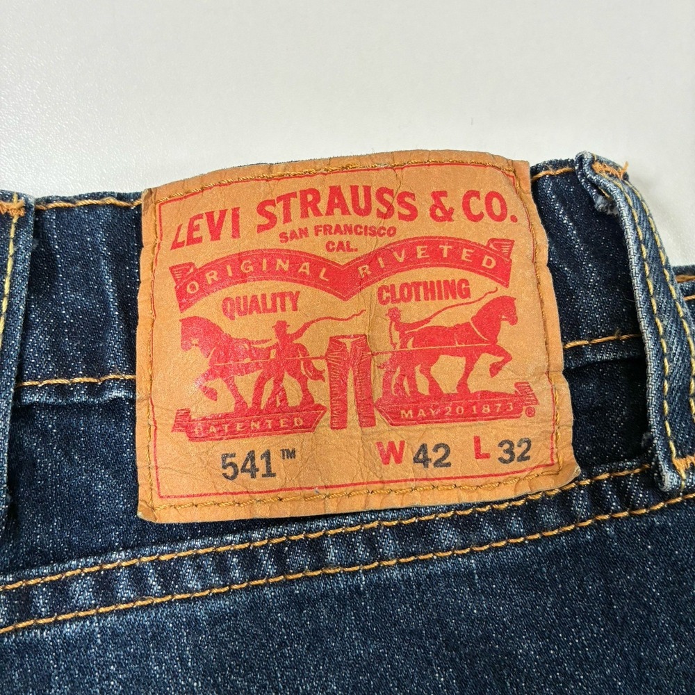 Levi's 541 Jeans 42x30 Athletic Taper Blue Faded Whisker USA Cowboy (Tag 42x32) - Picture 4 of 10